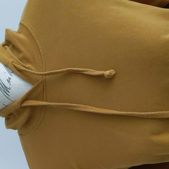 Cropped Hoodie - Picture 3 of 4